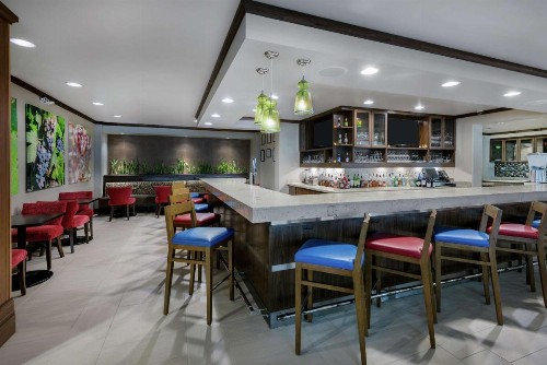 Hilton Garden Inn San Antonio/Rim Pass Drive - image 33