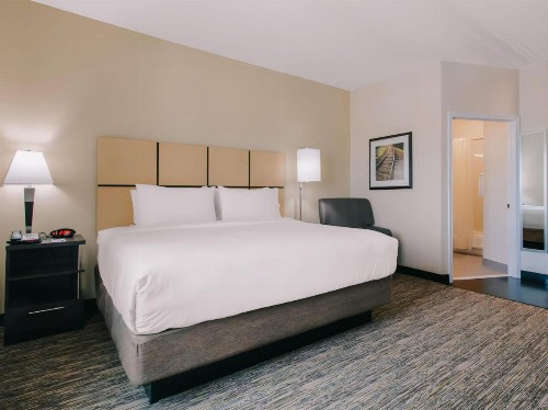 Candlewood Suites San Antonio Airport - image 3