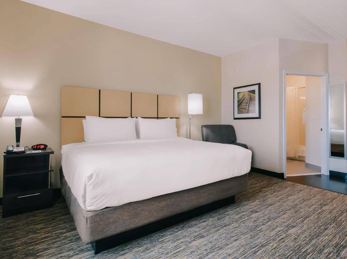 Candlewood Suites San Antonio Airport - image 3