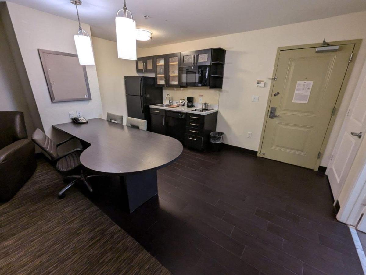 Candlewood Suites San Antonio Airport - image 4