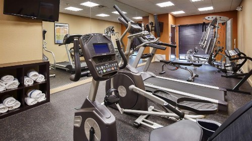 Best Western Plus Elmendorf Hotel - image 2