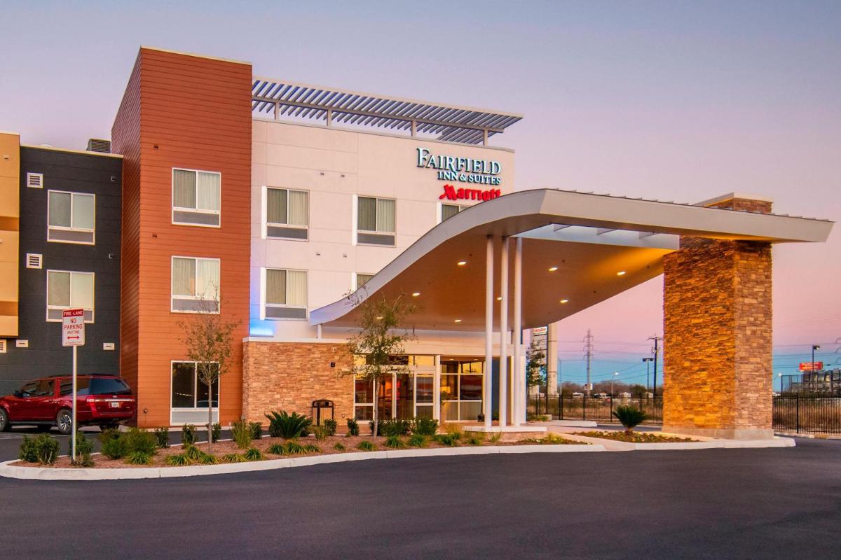 Fairfield Inn & Suites by Marriott San Antonio Brooks City Base - image 7