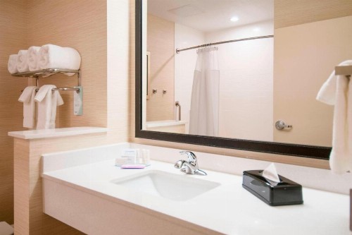 Fairfield Inn & Suites by Marriott San Antonio Brooks City Base - image 8
