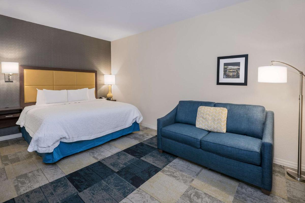 Hampton Inn & Suites San Antonio Brooks City Base TX - image 2