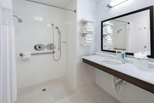 Hampton Inn & Suites San Antonio Brooks City Base TX - image 5