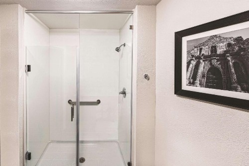La Quinta by Wyndham San Antonio by AT&T Center - image 17