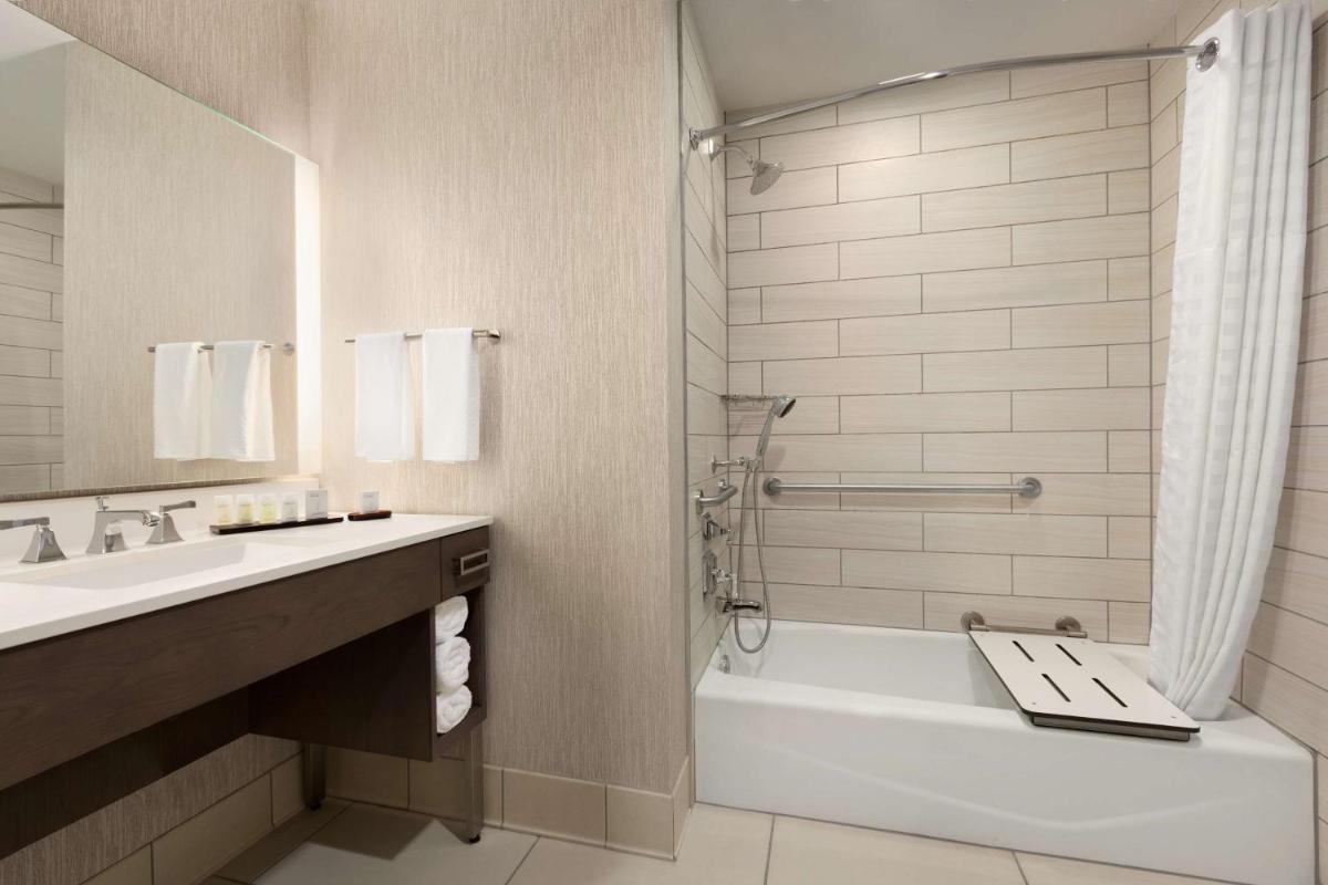 Embassy Suites San Antonio Brooks City Base Hotel & Spa - image 3