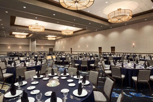 Embassy Suites San Antonio Brooks City Base Hotel & Spa - image 9