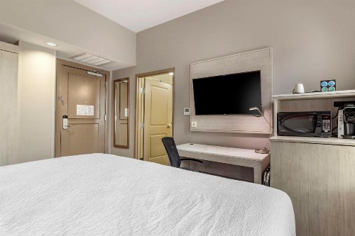 Best Western Premier Historic Travelers Hotel Alamo/Riverwalk - image 3
