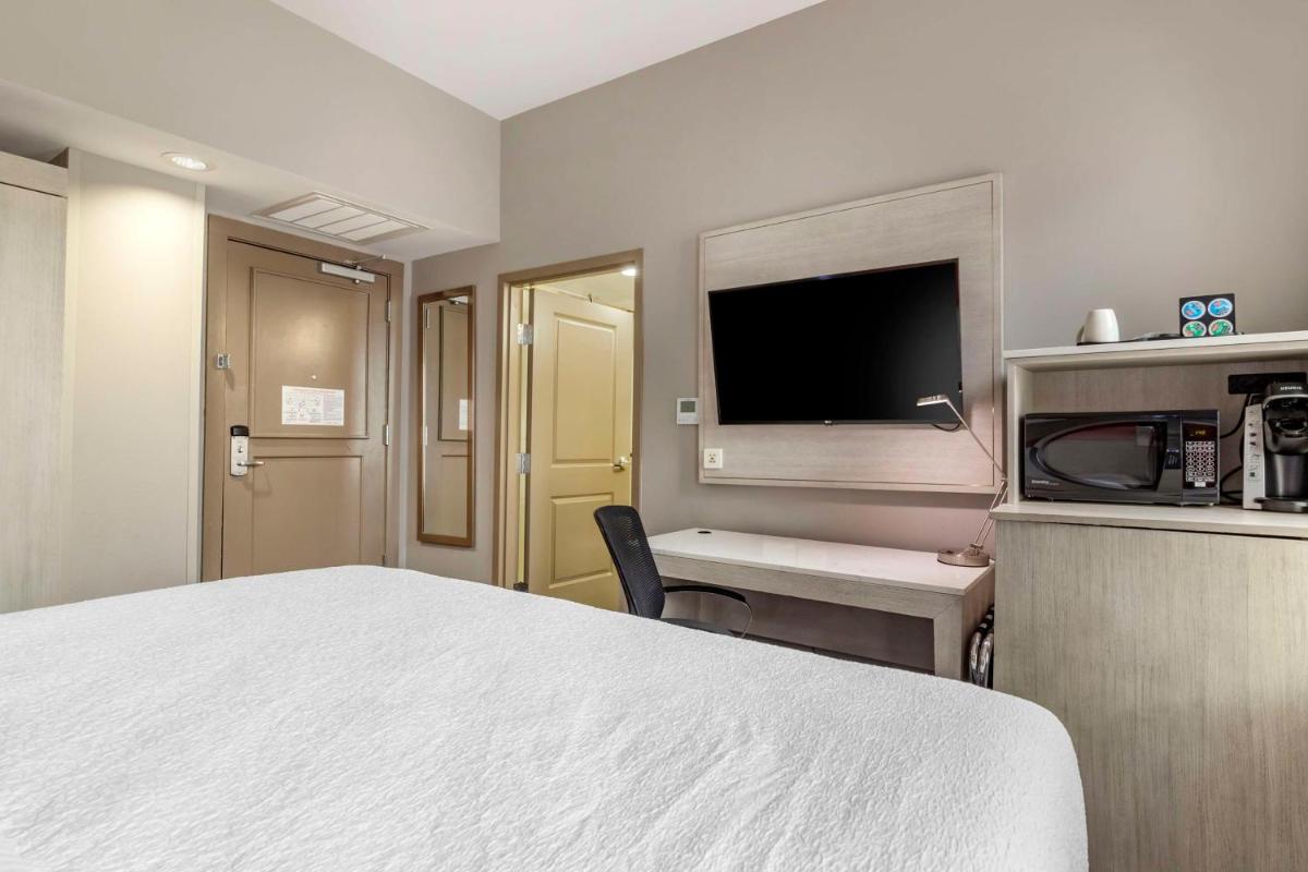 Best Western Premier Historic Travelers Hotel Alamo/Riverwalk - image 3