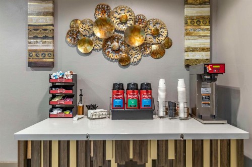 Best Western Premier Historic Travelers Hotel Alamo/Riverwalk - image 9
