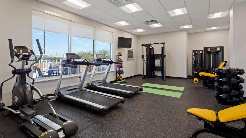 Best Western Plus Roland Inn & Suites - image 12