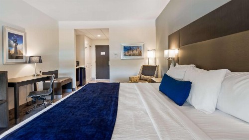 Best Western Plus Roland Inn & Suites - image 15