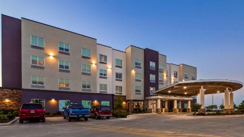 Best Western Plus Roland Inn & Suites - image 16