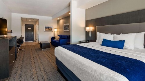 Best Western Plus Roland Inn & Suites - image 19
