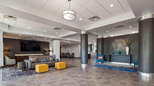 Best Western Plus Roland Inn & Suites - image 5