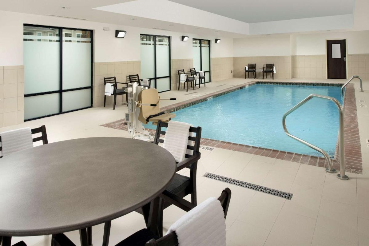 Hampton Inn & Suites San Antonio Lackland AFB SeaWorld - image 3