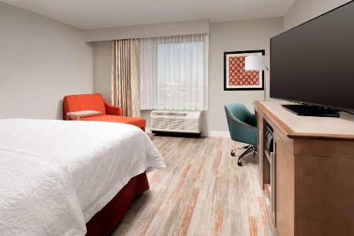 Hampton Inn & Suites San Antonio Lackland AFB SeaWorld - image 9