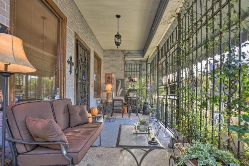 La Villa By The Riverwalk - image 5