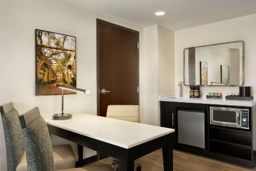 Embassy Suites By Hilton San Antonio Landmark - image 38