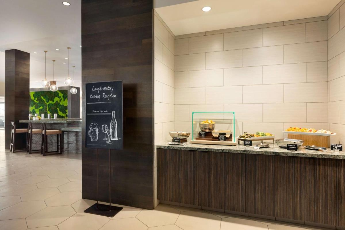 Embassy Suites By Hilton San Antonio Landmark - image 4