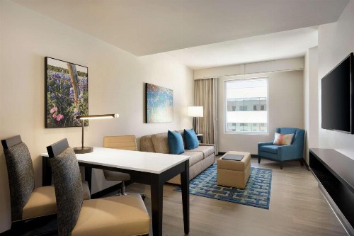 Embassy Suites By Hilton San Antonio Landmark - image 9