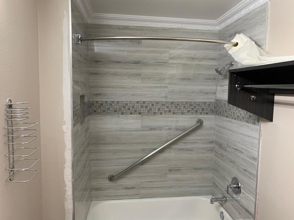 SouthTown S.A. Inn - image 3