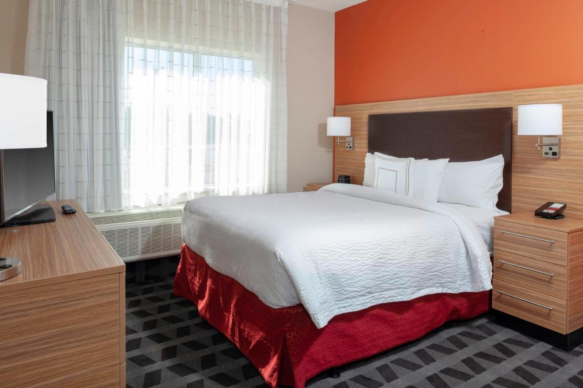 TownePlace Suites by Marriott San Antonio Westover Hills - image 2