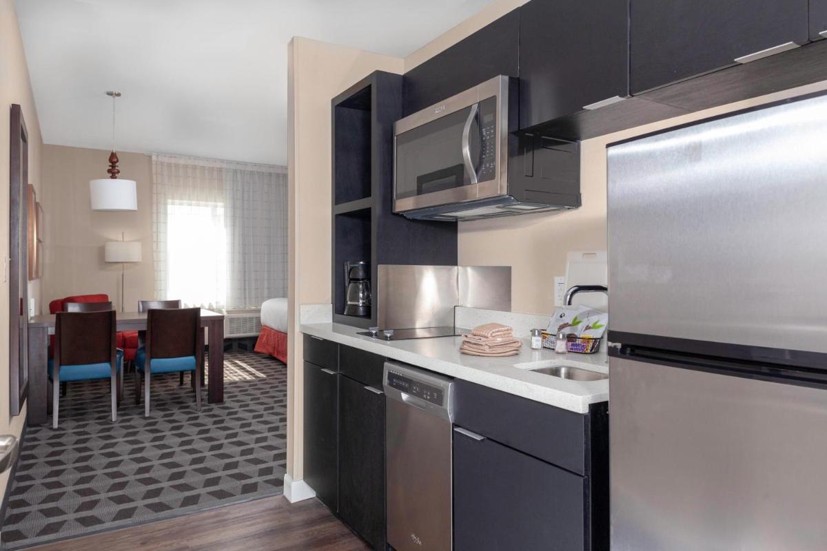 TownePlace Suites by Marriott San Antonio Westover Hills - image 3