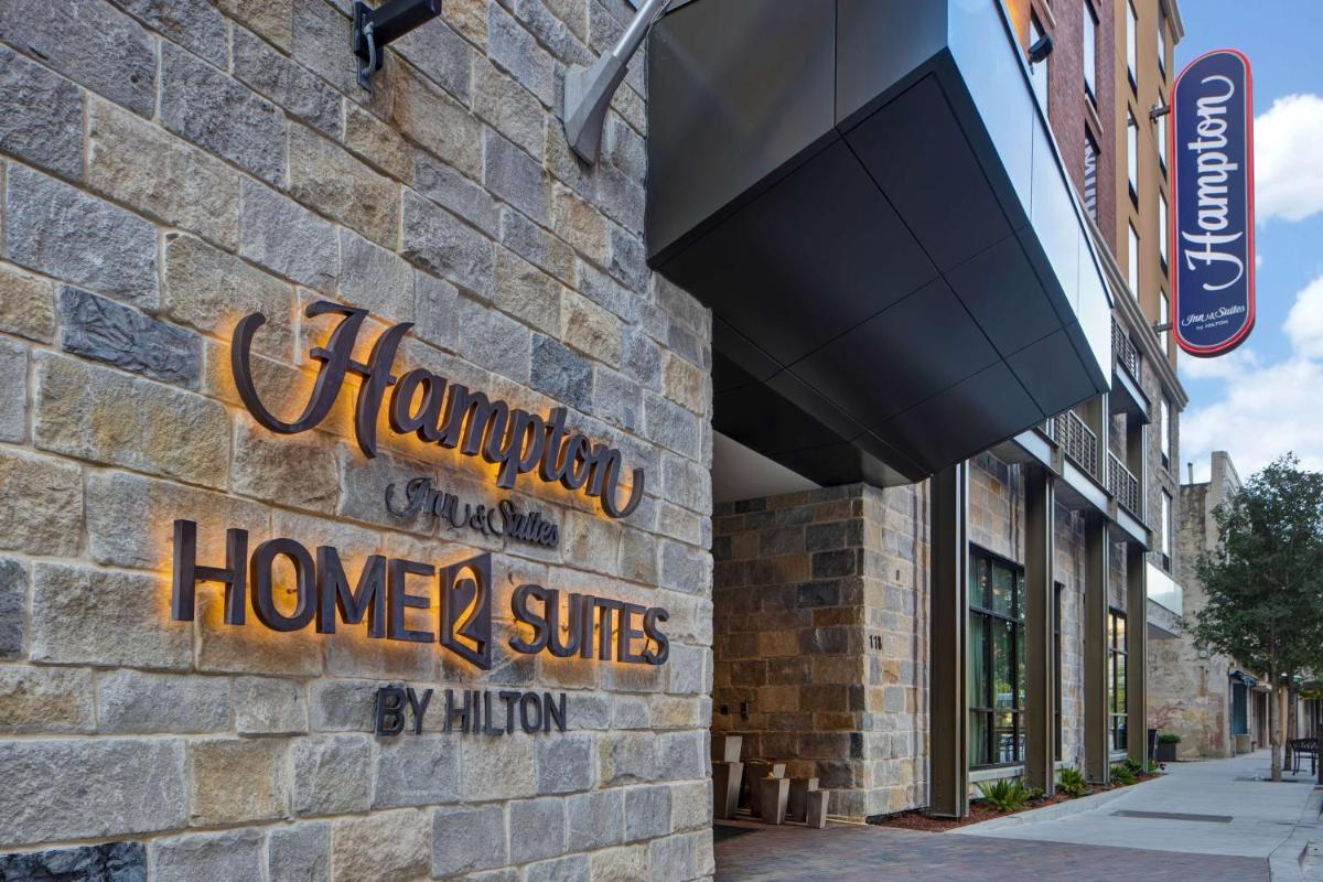 Home2 Suites By Hilton San Antonio Riverwalk - image 4
