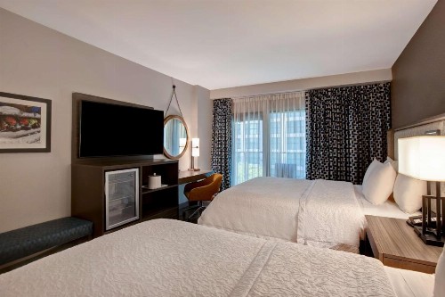 Hampton Inn & Suites San Antonio Riverwalk - image 11