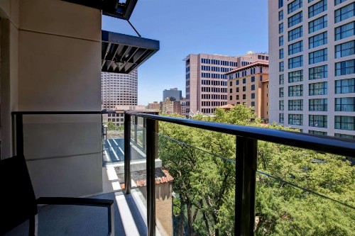 Hampton Inn & Suites San Antonio Riverwalk - image 13