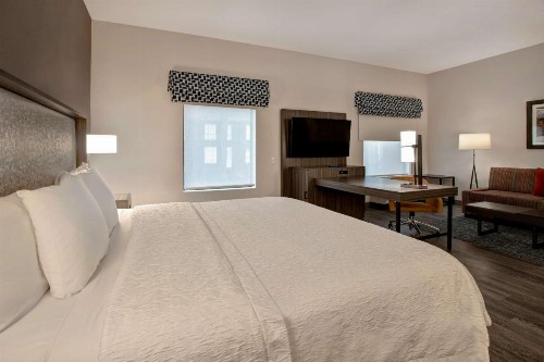 Hampton Inn & Suites San Antonio Riverwalk - image 14