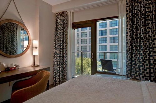 Hampton Inn & Suites San Antonio Riverwalk - image 17