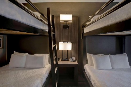Hampton Inn & Suites San Antonio Riverwalk - image 20