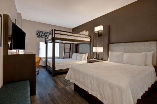Hampton Inn & Suites San Antonio Riverwalk - image 39
