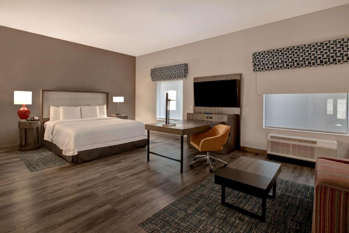 Hampton Inn & Suites San Antonio Riverwalk - image 5