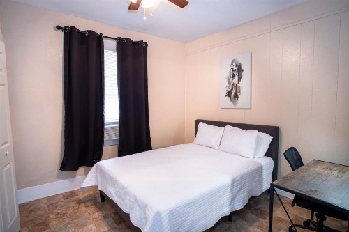 Virginia #A Cozy 2BA/1BA near Downtown Sleeps 8 - image 12