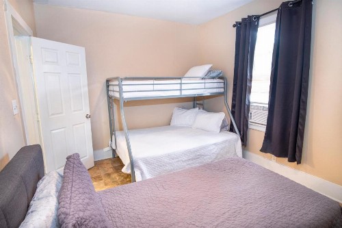 Virginia #A Cozy 2BA/1BA near Downtown Sleeps 8 - image 6