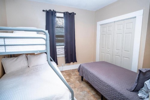 Virginia #A Cozy 2BA/1BA near Downtown Sleeps 8 - image 7