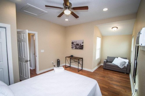 Douglas Way Remodeled House Near Downtown 1BA/1BA - image 2