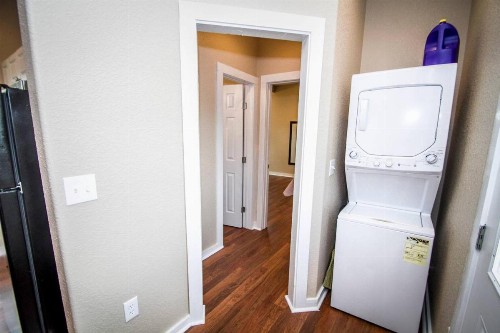 Douglas Way Remodeled House Near Downtown 1BA/1BA - image 6