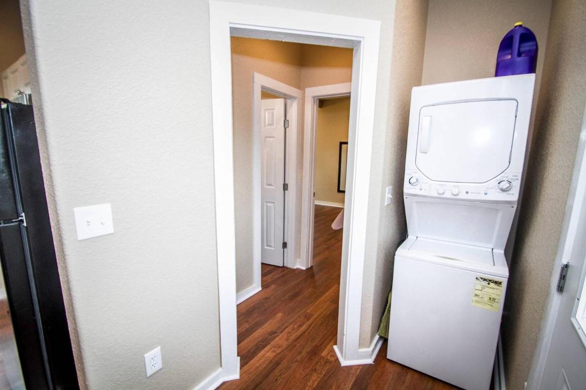 Douglas Way Remodeled House Near Downtown 1BA/1BA - image 6
