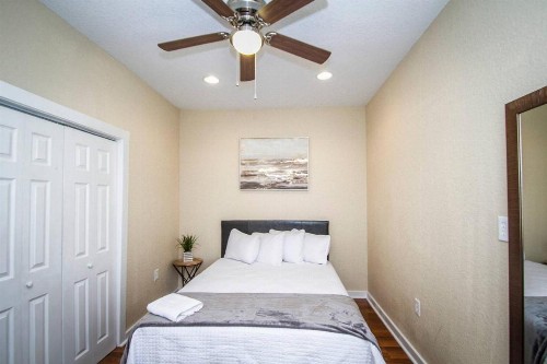 Hackberry St #B Renovated 2BR Near Downtown SA - image 10