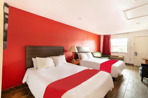 OYO Hotel San Antonio near AT&T Center - image 15