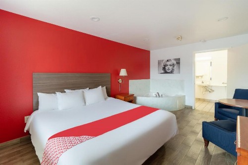 OYO Hotel San Antonio near AT&T Center - image 21