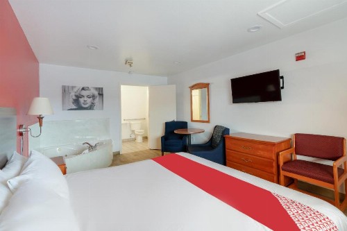 OYO Hotel San Antonio near AT&T Center - image 23