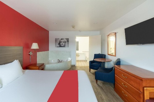 OYO Hotel San Antonio near AT&T Center - image 24