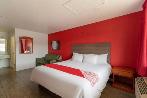 OYO Hotel San Antonio near AT&T Center - image 32