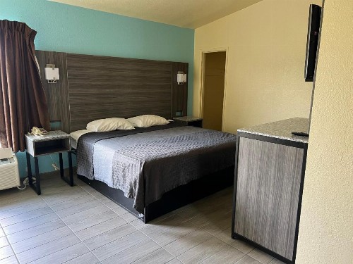 El tejas Motel - image 3